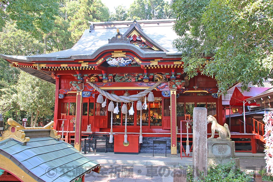 冠稲荷神社 拝殿・本殿の様子
