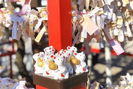 神社の子（ねずみ）像の子宝イメージ